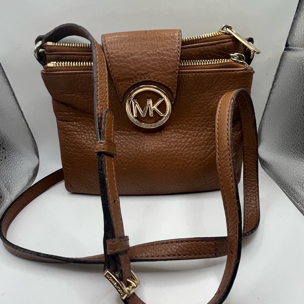 Michael Kors - Fulton Pebbled Crossbody